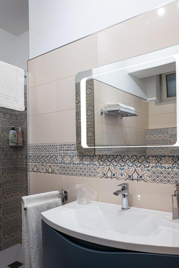 A Due Passi - Guest House Santo Stefano di Camastra Bagian luar foto