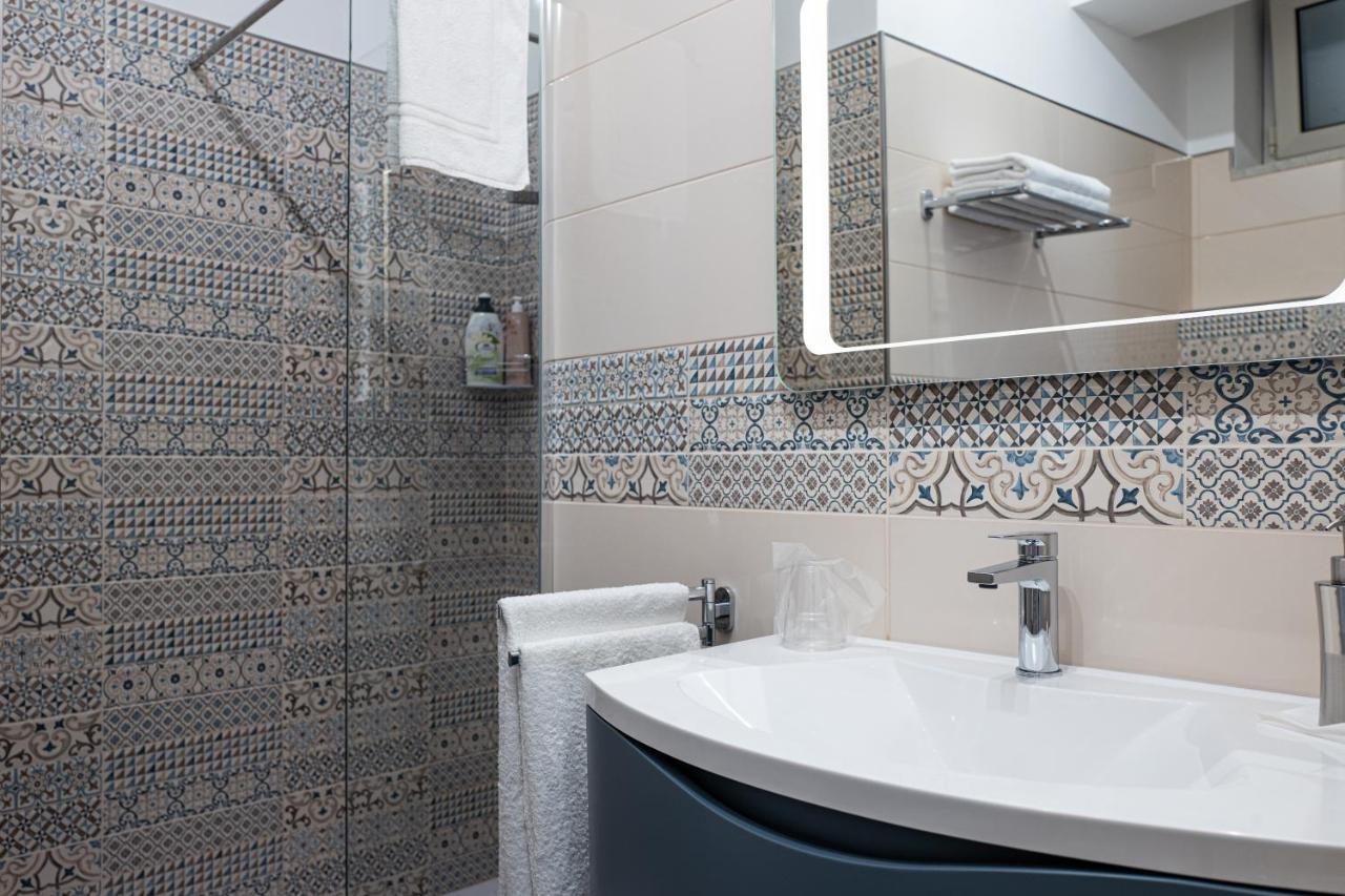 A Due Passi - Guest House Santo Stefano di Camastra Bagian luar foto